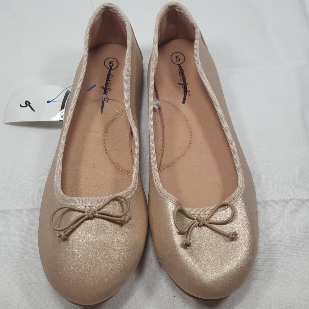 Cat & Jack Tan Slippers Size 5